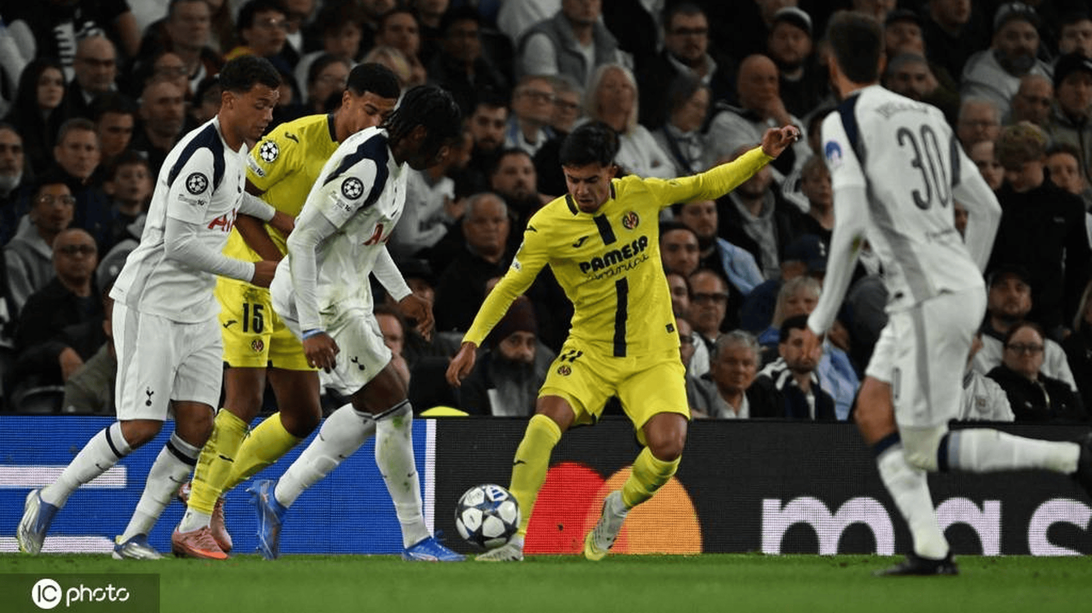 里程碑夜！比利亚雷亚尔远射贴柱；英超清晨刷纪录；底气十足；更衣室氛围转暖